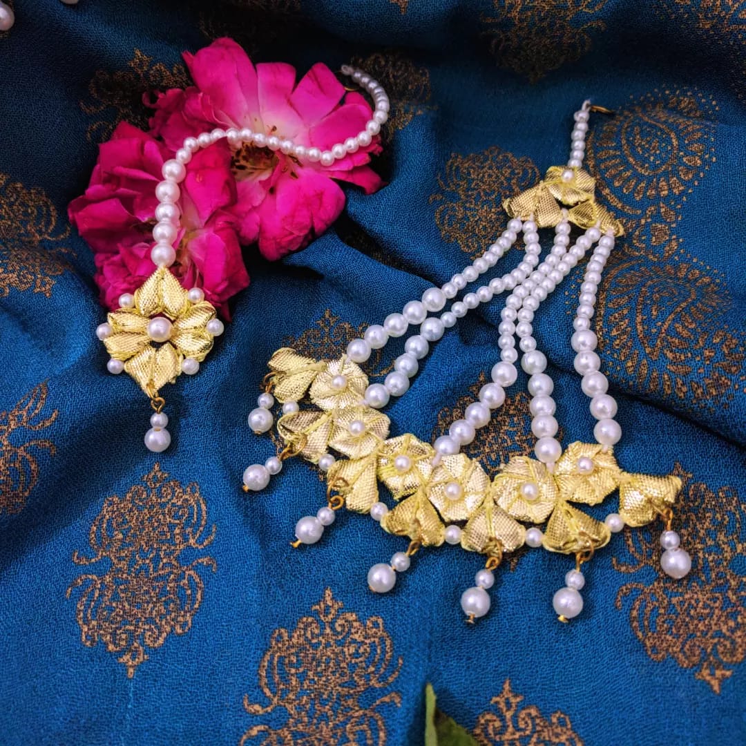 Handmade gota craft detail